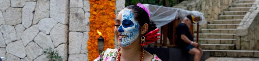 Meksyk - Park Xcaret, flamingi, papugi i Dzień Zmarłych